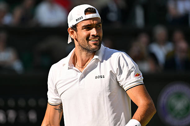TheTennisLetter's tweet photo. Grigor Dimitrov &amp; Matteo Berrettini will face each other in the 3rd round of Wimbledon

Their head to head is tied at 1-1. They haven’t played since 2019

They’ve never played on grass

A battle between 2 guys who’ve been through so much, but choose to persevere

Who wins? 🇧🇬🇮🇹 https://t.co/MMlrOJA5fj