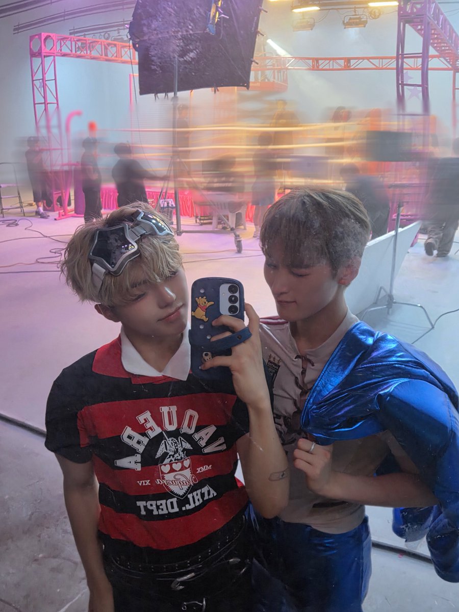 at_ALL_H_OURS's tweet photo. [#온]
그동안 내가 모아둔 사진첩을 여는 날이 또 왔구만ㅋㅋㅋㅋ🤣 우리 유민이형 생일 진심으로 축하하구 아까 얘기한 것처럼 오늘 하루는 형의 날이니까 형 하고 싶은 거 다ㅏㅏ 하구 먹고 싶은 거 다ㅏㅏ 먹어!!😉👍🎉🎉

#ALL_H_OURS #올아워즈
#ON_N #온 https://t.co/bRVuAaXVkA