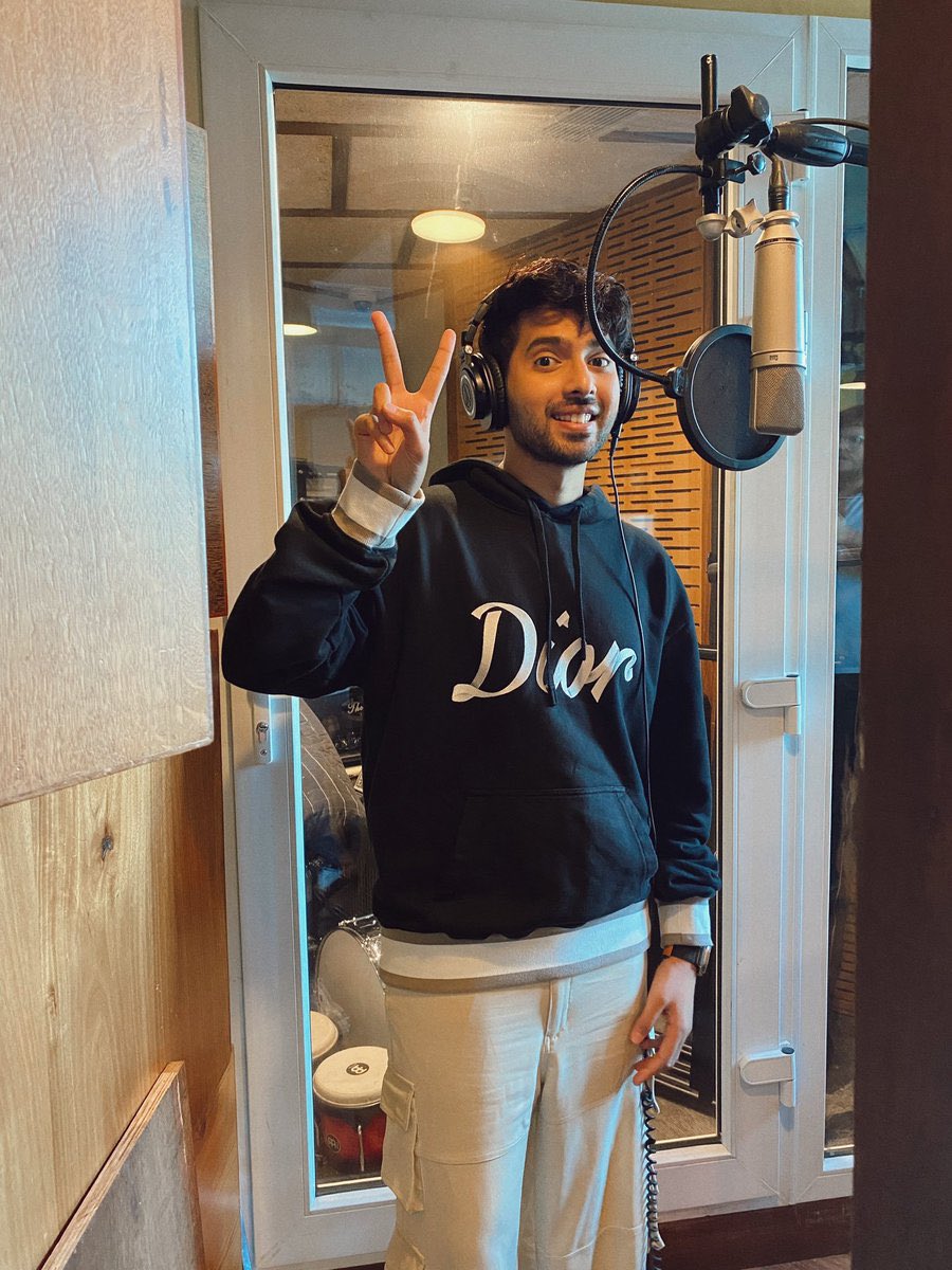 jasmine_garg23's tweet photo. Forever thankful to you, @ArmaanMalik22 . ❤️✨
#AMEuphoria #InTheAMVerse #ArmaaniansFest https://t.co/vF6x0yfyK9