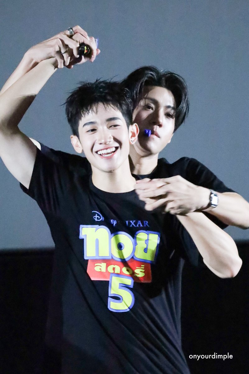 onyourdimple's tweet photo. พี่ชายป้อนป้อนทั้งสอง สำเนาถูกต้อง! 😆🐒

TOY STORY 5 X AMPG

#SFxAlmondProgress
#Almondbabybigboy
#ProgressPassawish https://t.co/TlwYb4XOOj