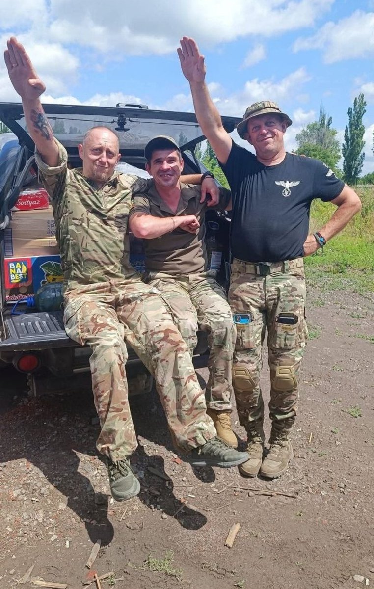 Saigo_fea's tweet photo. @Robert08938405 No nie możliwe że taki z ciebie hipokryta zjebany dziecko na marszu niepodległości jest dla ciebie faszystą a ukraińscy faszyści bohaterami jebany antypolski zajebie https://t.co/RcP0XwnrPD