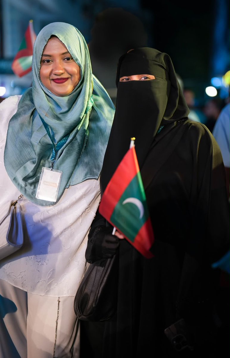 DrMuizzuFan's tweet photo. ހުޅުމާލެ އަލުން އަނބުރާ ވިލުނޫ ކުލަޔަށް ބަދަލުކުރަން މިފަހަރު މަލްޝާ އަދި ޝިއުނާއަށް ވޯޓު އަޅާ ފޮށިތައް ފުރާލަދީ🩵🕊️
@malshasharyf
@shiuna_m
#steeringcommittee
#Hulhumale
#CongressMv
#PNC https://t.co/ntpiSUFDGg