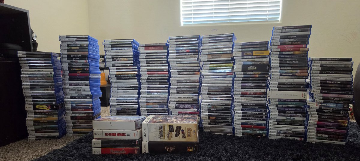 AguilarX's tweet photo. These will fund my childrens' retirement someday. #PhysicalDiscs #PS5 #NintendoSwitch #PS4 #Xbox https://t.co/sdGDYTwFgo