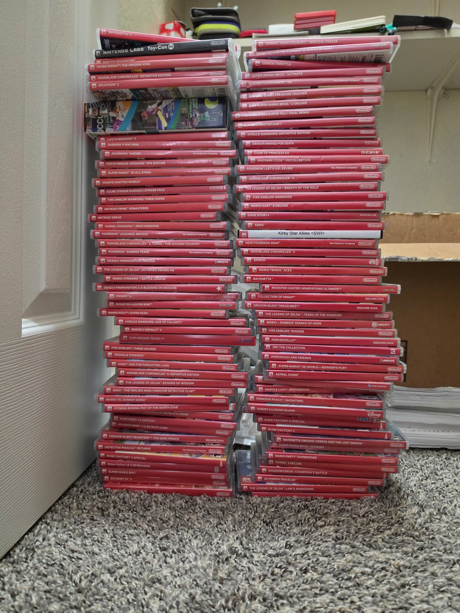 AguilarX's tweet photo. These will fund my childrens' retirement someday. #PhysicalDiscs #PS5 #NintendoSwitch #PS4 #Xbox https://t.co/sdGDYTwFgo