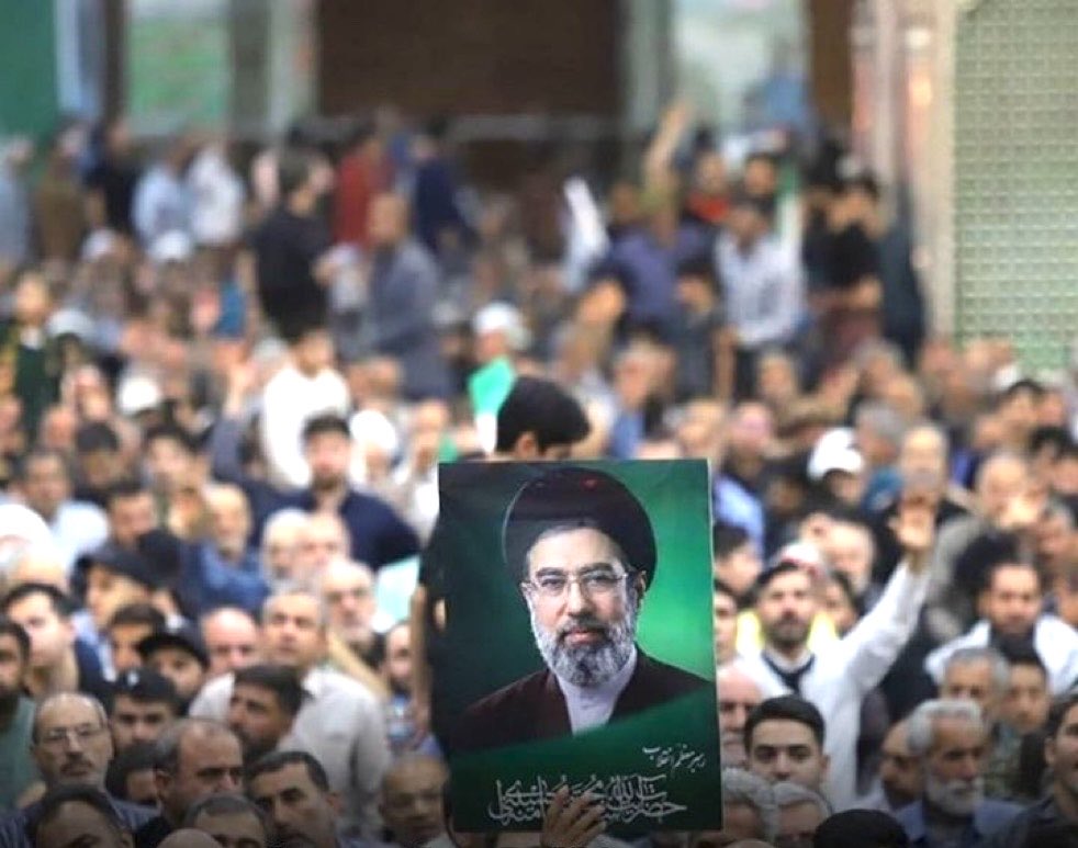 NiohBerg's tweet photo. We now have reports that Mojtaba Khamenei "will not be at his father's funeral."

If this is true, he's dead.

Just like I told you. https://t.co/1Qrwrl1fNK