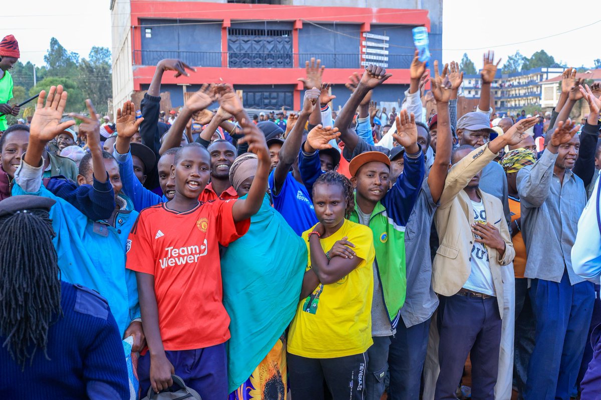 Wavinya_Ndeti's tweet photo. The Tala Ward development tour concluded with a public engagement at Tala Township, where I engaged residents on the progress of development projects and listened to their priorities for the future.

I believe people-centred leadership begins by listening to the people we serve.

Asante sana, Tala!