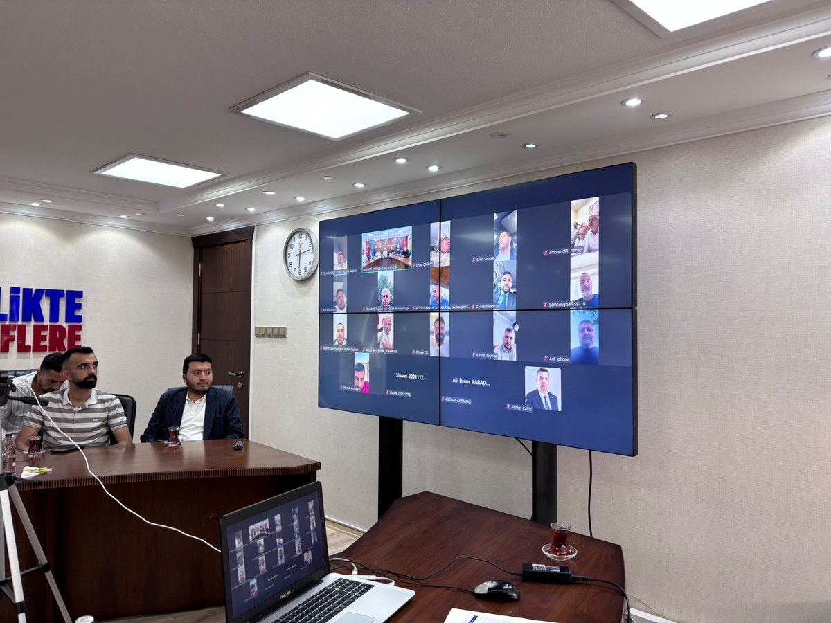 erhansarigol's tweet photo. İlçe Teşkilat Başkanlarımızla video konferans yöntemiyle 15 Temmuz gündemli toplantımızı gerçekleştirdik.

Sonuçları itibarıyla hayırlara vesile olmasını diliyorum. https://t.co/kcn4U6DgYe
