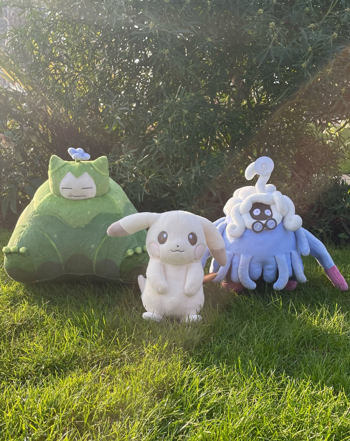 Pokemon_Nepal's tweet photo. वाह! पिकिचु, मोसल्याक्स र प्रोफेसर ट्याङ्ग्रोथ आफ्नो नयाँ घरमा जान तयार छन्! 🏡

आफ्नो वातावरण स्तर बढाउनुहोस् र पिकिचु, मोसल्याक्स तथा प्रोफेसर ट्याङ्ग्रोथका नयाँ नरम खेलौनाहरू अहिले नै पोकेमोन केन्द्रबाट प्राप्त गर्नुहोस्!

🔗 https://t.co/5Flc0Y9bdA https://t.co/mA7Dj7FwGb
