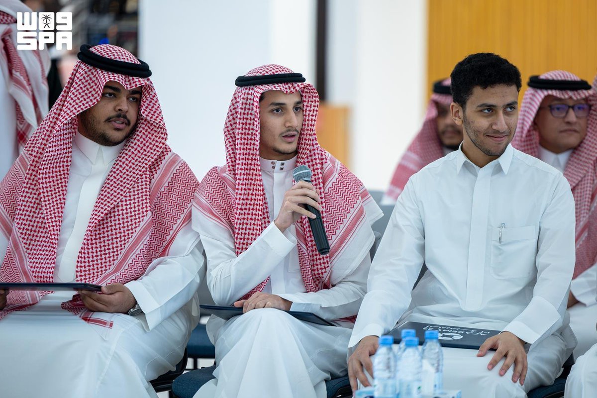 SPA_sci's tweet photo. رئيس "كاكست" يستقبل أبطال المنتخب السعودي للعلوم والهندسة في آيسف 2026 ومنحهم تدريبًا ضمن برنامج الباحث المعتمد.
https://t.co/pTpV6arQL0
#واس https://t.co/MCcwjuxgqK