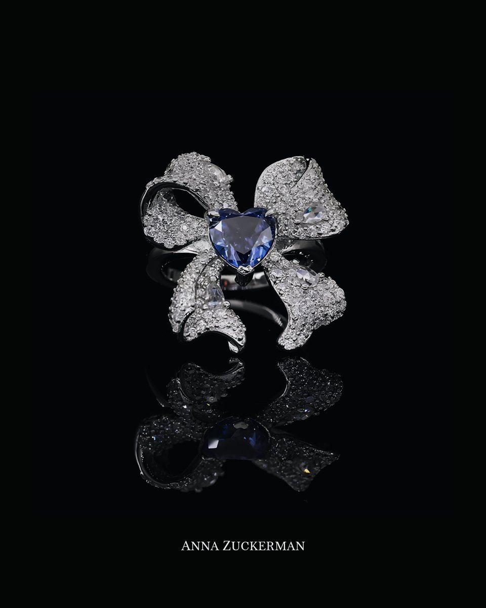 Annazuckerman_'s tweet photo. The Tanzanite Bloom Ring pairs a heart-shaped tanzanite with shimmering Diamond Crystalline in sterling silver finished in platinum. A striking floral silhouette with a softer kind of brilliance.

#StatementRing #LuxuryJewelry https://t.co/0StoFjSzKi