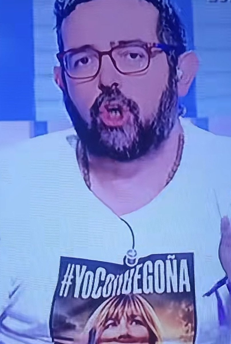 Indifer72's tweet photo. Tremendo... "Yo con Begoña" https://t.co/F4yPyyuPhn