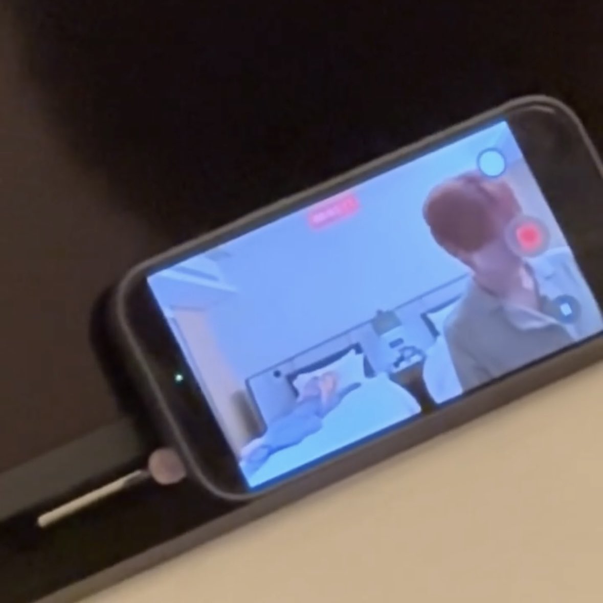 록이.. tweet media
