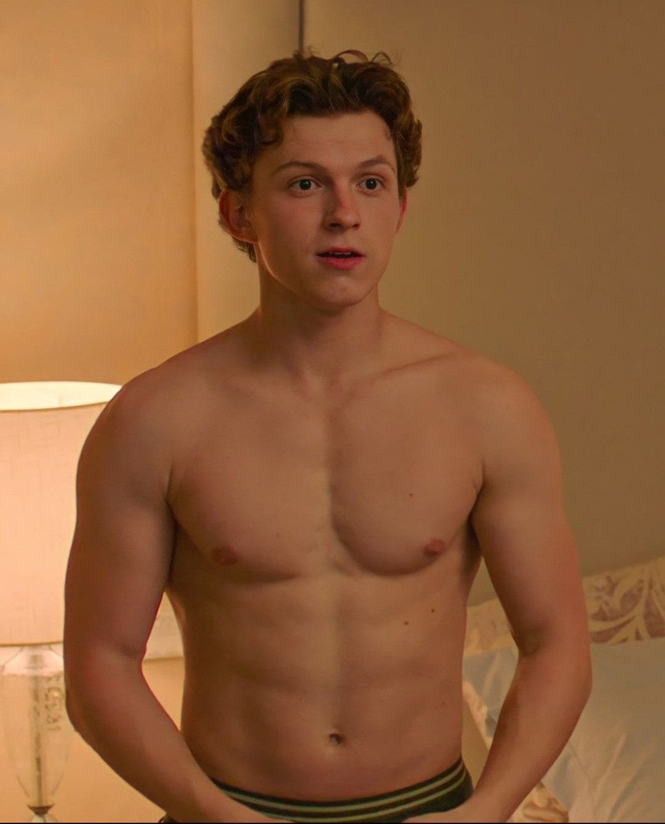 TomHolland4K's tweet photo. This scene will forever be iconic https://t.co/Nv7VnXB0Et