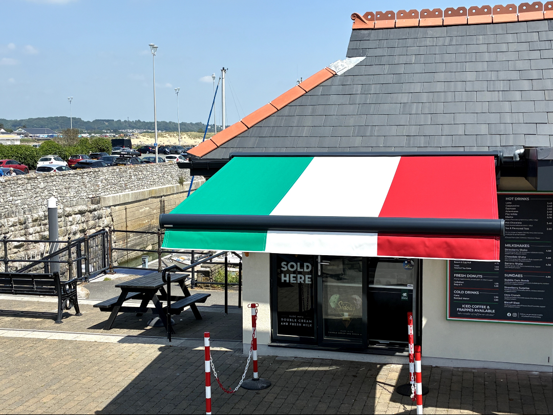 BlindsBySolar's tweet photo. When one of our long time valued customers needed an awning for their Italian Ice Cream shop, you know we had to get it right 🇮🇹🧡

Thanks again @sidolisharbourside 🍦! https://t.co/95JDarkELL