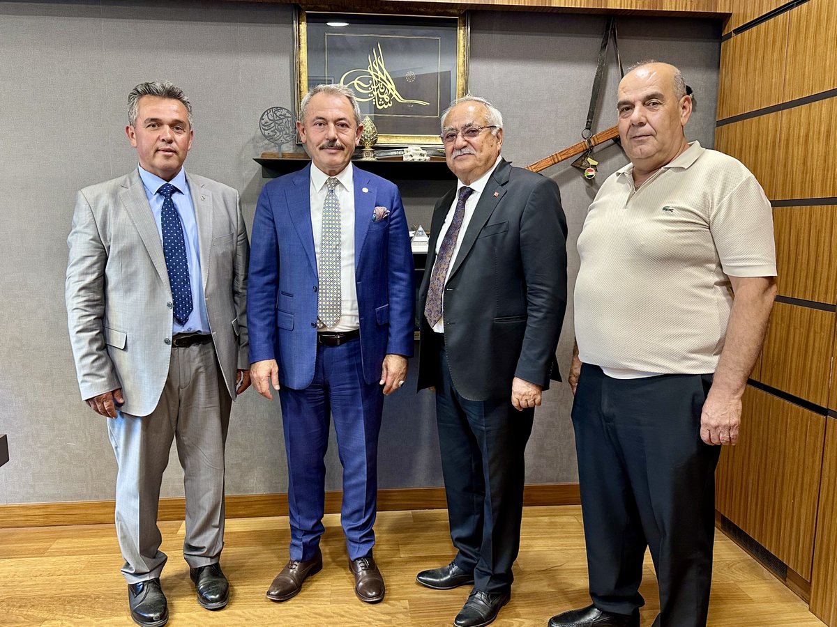 sahin_tin's tweet photo. Baklan İlçe Başkanımız Ramazan Beşparmakkaya, #Baklan Belediye Başkanımız Yusuf Gülsever ve Belediye Meclis Üyemiz Mesut İnan'ı #TBMM'de ağırladık. Gönüller bir olunca yollar da hedefler de birleşiyor. Hemşehrilerimize hizmet yolunda azim ve gayretle çalışmalarımızı sürdürüyoruz. https://t.co/qLj7SuDHTC