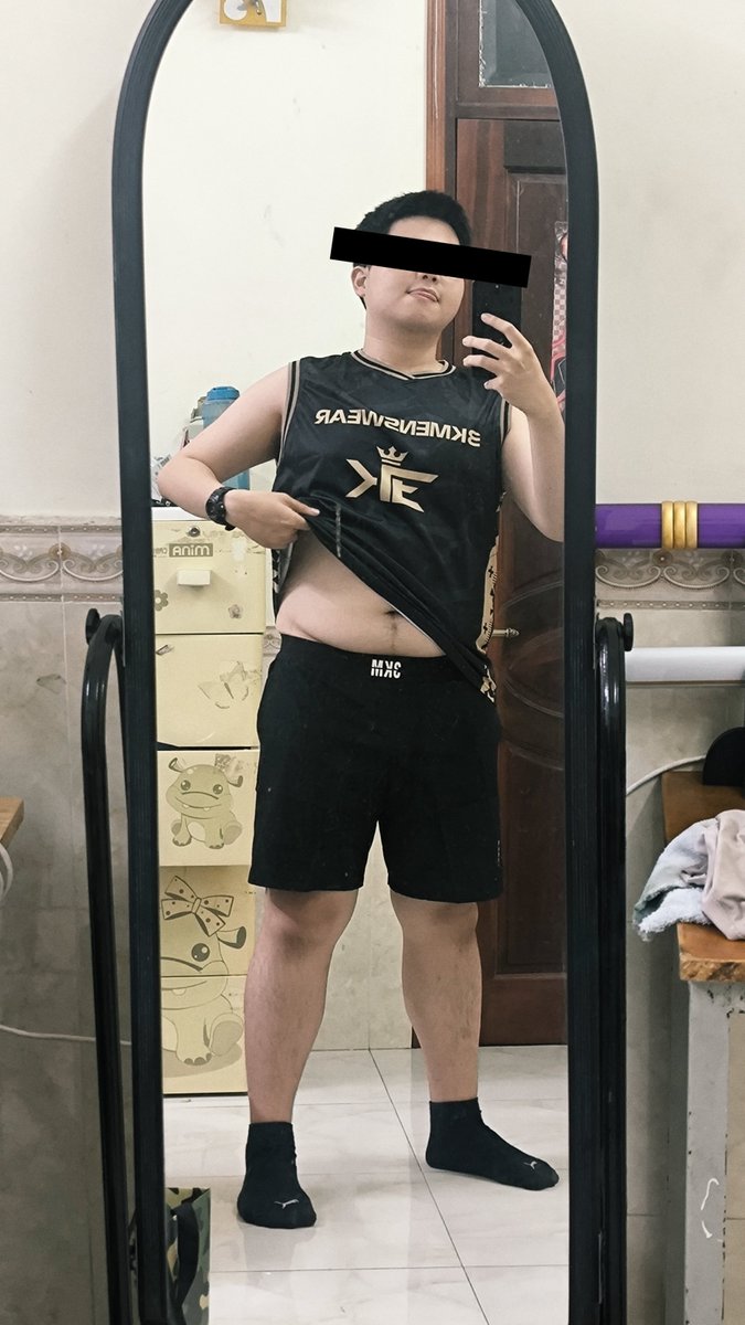 bikhdm_11's tweet photo. Mua áo mới mà tay to mới đẹp được 🥹 https://t.co/yVZXHNCzn8