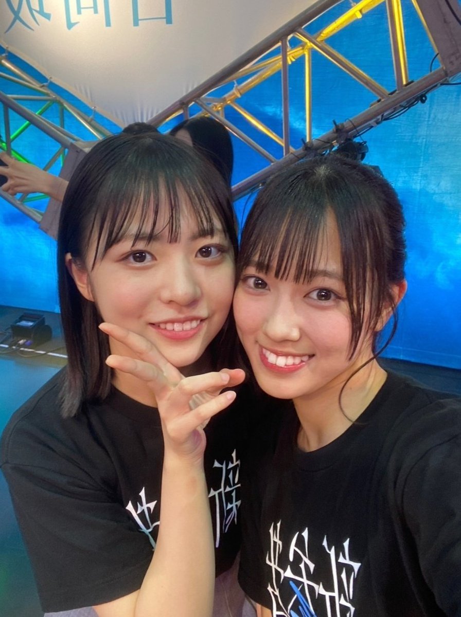 ayarin_hinata's tweet photo. 四期加入時は今の五期生以上に初々しく不安に溺れそうな皆が徐々に個性を華咲かせ魔物と共に成長して内輪に留まらず舞台や映画関係者に可能性を見出される程に羽ばたいて。四期の話聞く度に幸せになる🥹

似て非なる愛こそ全てだ🫐
あの頃と変わってないときめきを見つけたんだ🐟
☀️#正源司陽子ANNX☀️ https://t.co/LagsiTTjdW