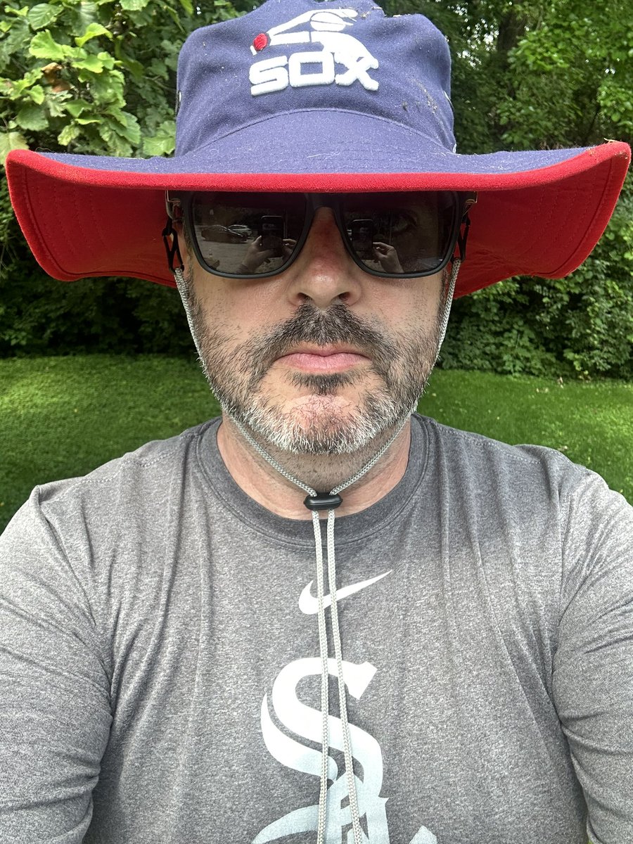 CheapSeats411's tweet photo. Time to mow… and lose about 5lbs… https://t.co/VoAIjspOCc