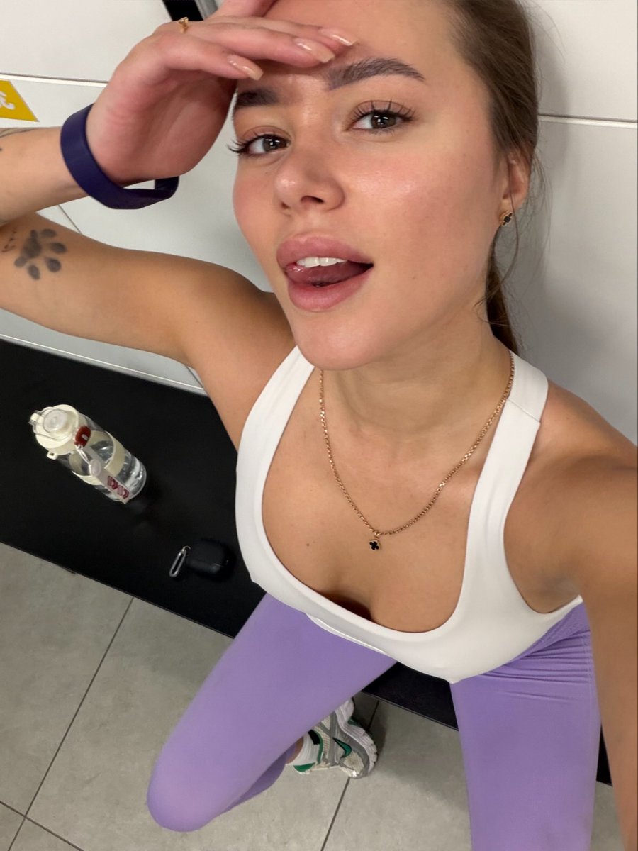 annbuckss's tweet photo. the training went well )) https://t.co/GdsJeyNjFG