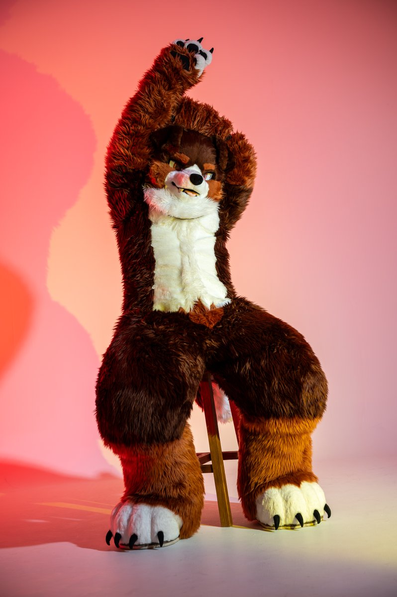 lowdelight's tweet photo. 다들 허리피라구~😁

#FursuitFriday
#Fursuit https://t.co/qL1XzmFuNu