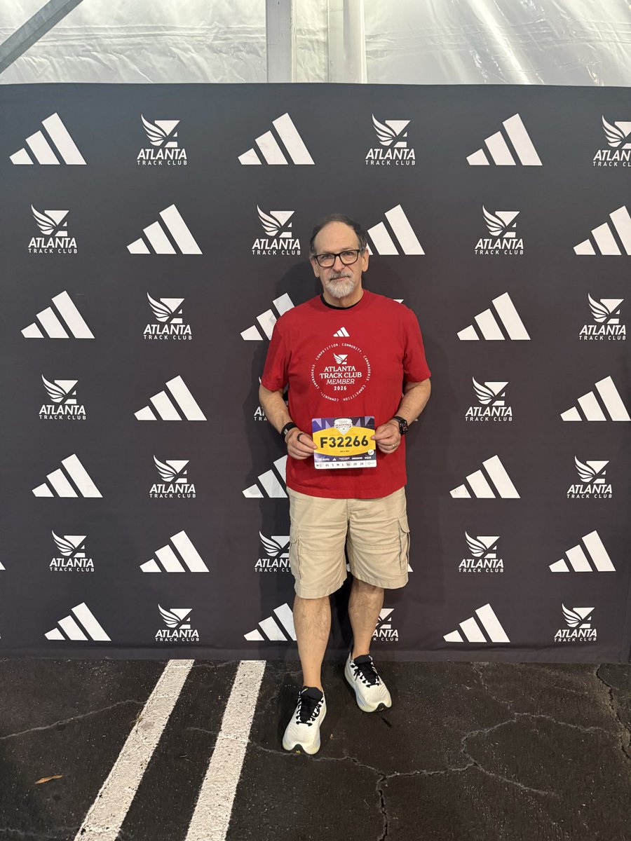 GrayBeardRun's tweet photo. @ATLtrackclub #NSPRR Got my Bib.  Wave F.  Wave G next to us looked pretty fast.  Nervous. https://t.co/78uMh5zAxK