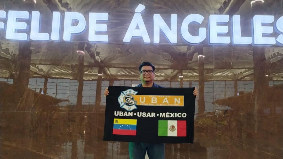SecurityGTO's tweet photo. El policía segundo, José Plácido Quevedo Reyes, titular de la Unidad Policial Especializada en Prevención y Atención de la Violencia de Género (UPEPAV) de #Silao, participa en una misión humanitaria en la ciudad de Guaira, Venezuela.
https://t.co/qNItwe257x https://t.co/A4YNaO9Q1J