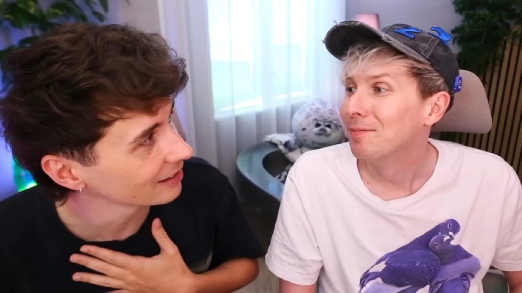 dimplesdnp's tweet photo. they’re eachother’s favourite people and partners in life btw https://t.co/reWuVqdTMs