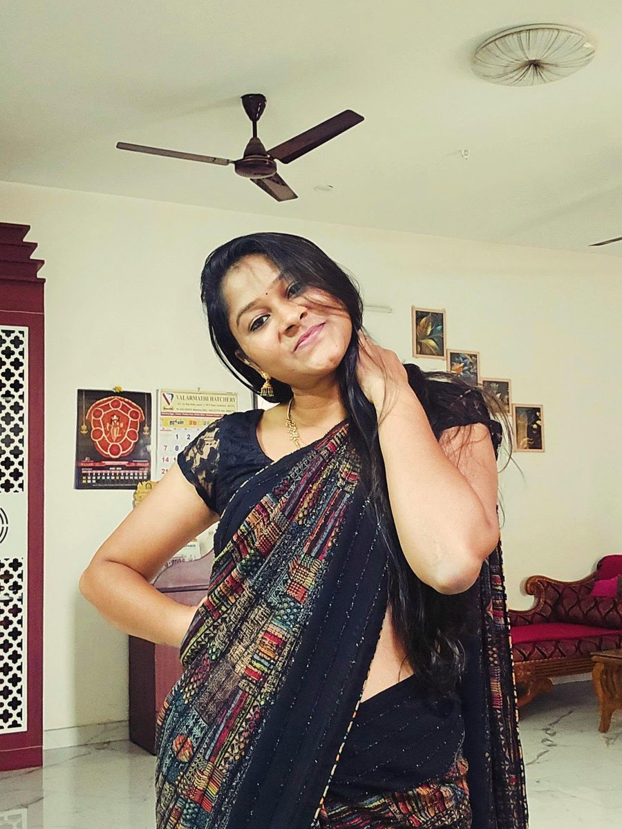 Priyasweety0's tweet photo. Good night 🖤🖤 https://t.co/DUCP1xixb3
