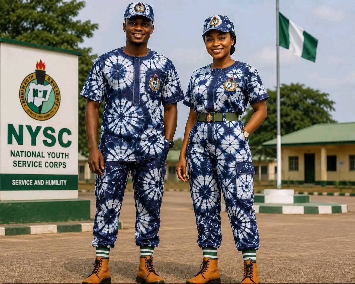 Official_Isaaco's tweet photo. If you think this is not better than Khaki, then you are one of the problems of this country. 

#Adire #Yoruba #NYSC https://t.co/AfwByA5jKm