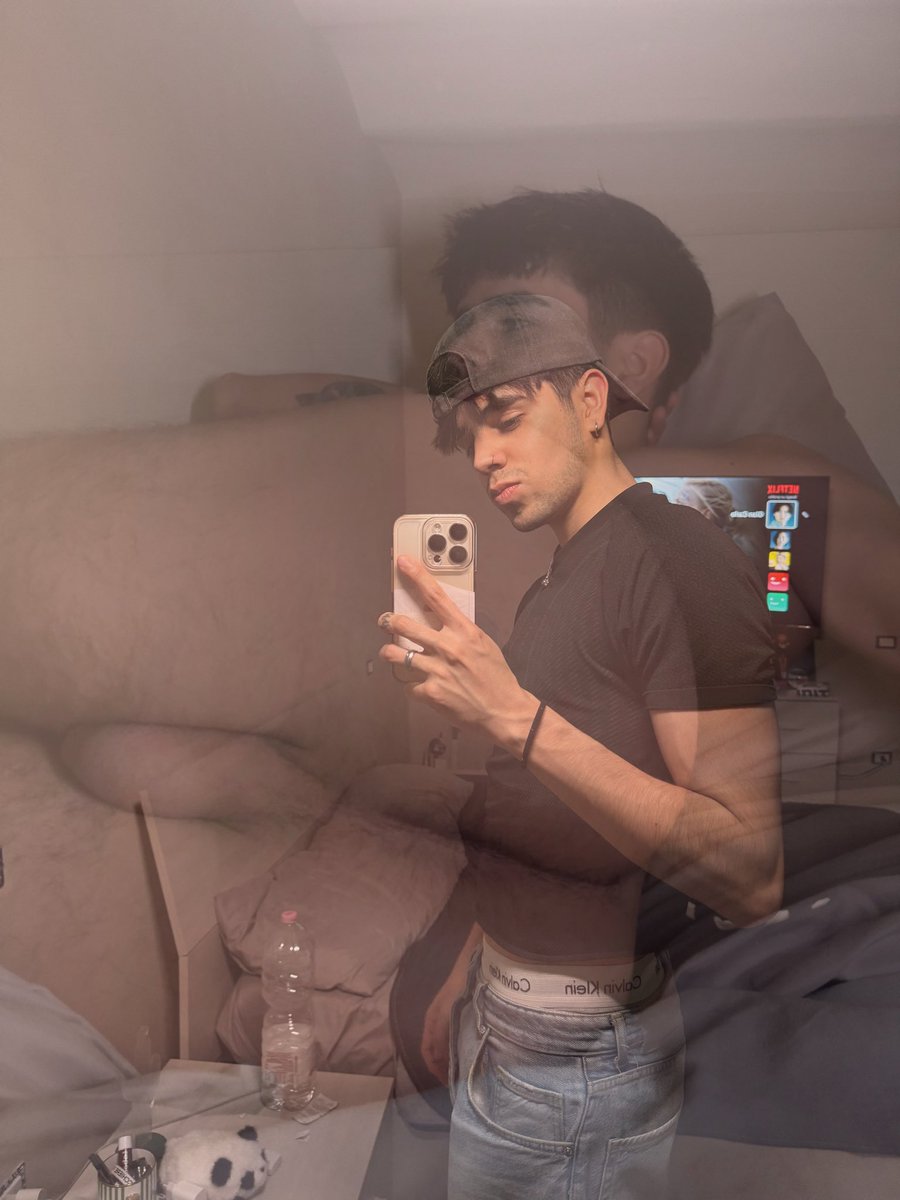hottieve tweet picture
