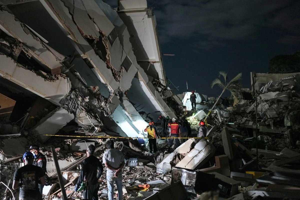 Metallica's tweet photo. In response to the devastating earthquakes that struck Venezuela, AWMH is granting $100,000 in support through longtime partner @directrelief.

While the full scale of the damage is yet to be determined, the United Nations is reporting that up to 6.8 million Venezuelans may be affected, including those displaced or losing access to electricity and water. More than 68,000 people were reported missing within three days of the disaster, and the official death toll is approaching 2,000. 

Direct Relief is preparing medical aid commonly needed after earthquakes, including first-aid supplies, hygiene items for displaced families, medicines used to treat acute injuries, and chronic disease medications for people whose access to routine care may be interrupted.

AWMH’s $100,000 grant will support Direct Relief as the organization continues to respond to requests in the region as they become known.

💙 Learn more and join us in lending support at https://t.co/2P2Laz3g1r.   

📸 Maryorin Mendez, AFP

#MetallicaGivesBack #AWMH