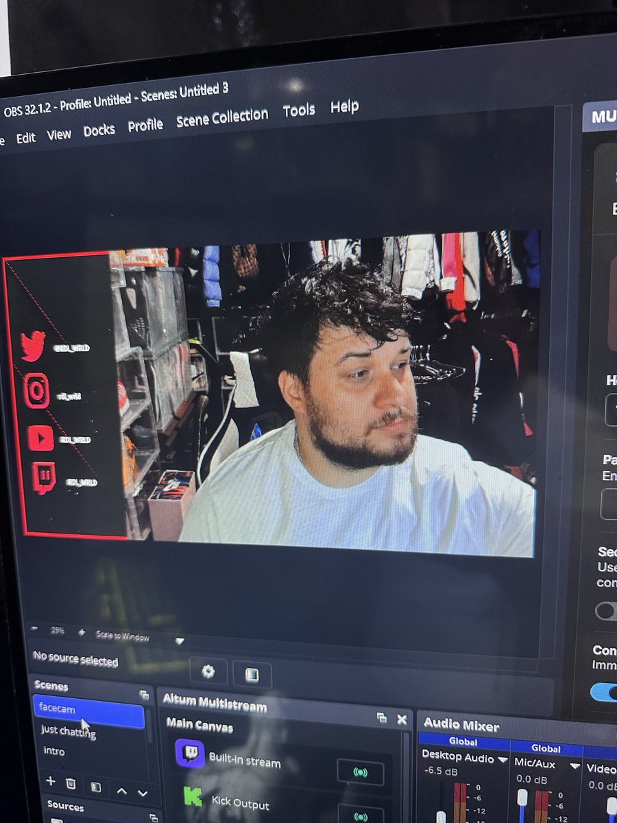 RDL_WRLD's tweet photo. https://t.co/UiMYsSIw36 PULL UP! Playing Valorant and Marvel rivals on Twitch. https://t.co/FfY5AWNio9