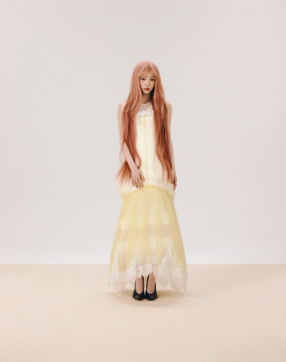 hakaimoka's tweet photo. i dress in butter-soft light, lace trailing like a hem of quiet prayers. my hair falls long, a curtain between who i am and who they see. i don't need to move to be noticed, stillness is its own kind of grace ☆.｡.:* ✨ https://t.co/RbiDdbEVtC