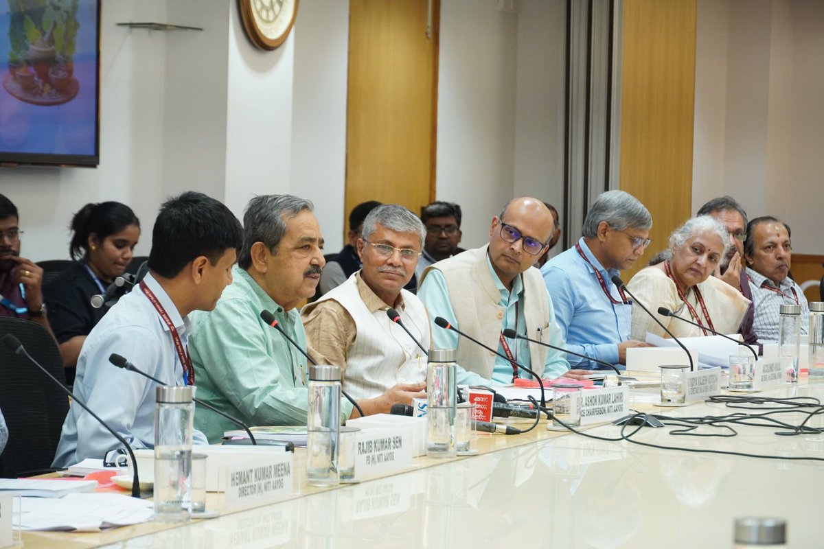 NITIAayog's tweet photo. NITI Aayog today launched the report “Strategic Roadmap for Making Ayurveda Global”. The report was released by Dr. Ashok Kumar Lahiri, Vice Chairman, NITI Aayog, in the presence of Prof. (Dr.) M. Srinivas, Member, NITI Aayog; Vaidya Rajesh Kotecha, Secretary, Ministry of Ayush; and senior officials from NITI Aayog, the Ministry of Ayush, the Ministry of External Affairs, government bodies, PwC, research councils, and industry associations.

The report presents a comprehensive assessment of Ayurveda’s global footprint and outlines a phased roadmap for strengthening its global presence. Built on the pillars of Availability, Acceptability, and Propagation, it identifies key policy priorities to advance global practice, research, education, exports, regulatory alignment, and international collaborations.

Aligned with the vision of Viksit Bharat 2047 and One Earth, One Health, the report marks an important step towards positioning India as a global leader in traditional medicine while unlocking Ayurveda’s health and economic potential.

Read the report: https://t.co/UbdhAZocl9

#Ayurveda #TraditionalMedicine 

@PMOIndia @narendramodi @Rao_InderjitS @MIB_India @PIB_India @DDNewslive @ashoklahiribjp