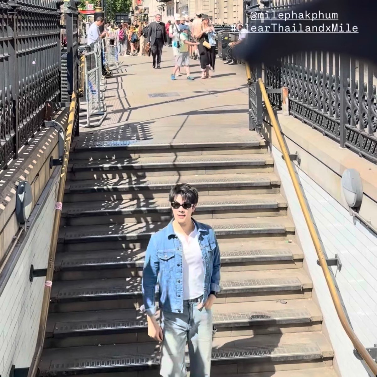 lipiicez's tweet photo. ลอนดอนไม่ธรรมดาเลยอะ🇬🇧

#ClearThailandxMile @milephakphum #MilePhakphum https://t.co/lGdgSfWjBA