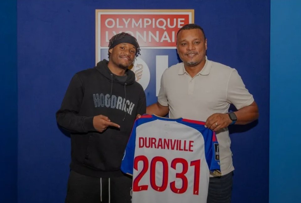 bvbnewsblog's tweet photo. Official: Julien Duranville joins Olympique Lyon.

#BVB https://t.co/n8VCBAAoyO