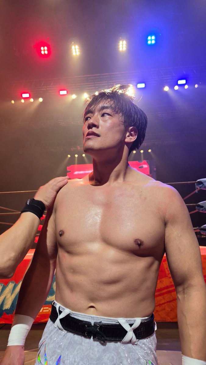 sanaes37's tweet photo. メインイベントのT-Hawk選手。
もう気迫が凄かった。
語彙が乏しくてあれだけど、素晴らしい試合に立ち会うことができて幸せだった。
#THawk 選手
#GLEAT
#ソニックレスリングin有明 https://t.co/kg53oJ0bnv
