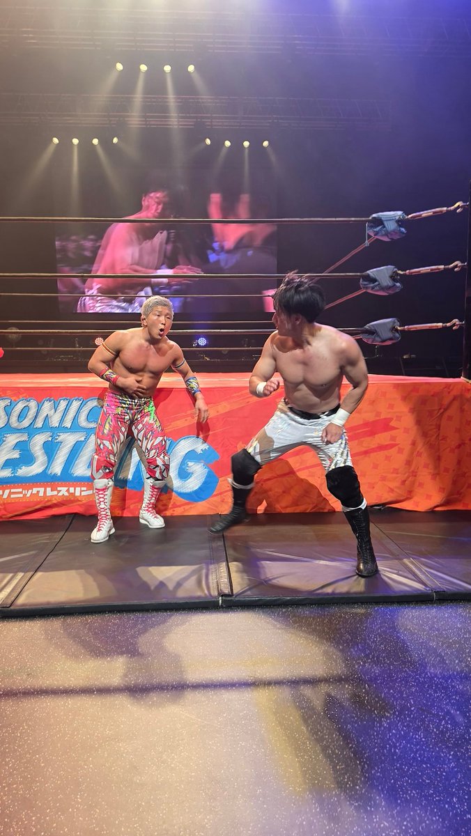 sanaes37's tweet photo. メインイベントのT-Hawk選手。
もう気迫が凄かった。
語彙が乏しくてあれだけど、素晴らしい試合に立ち会うことができて幸せだった。
#THawk 選手
#GLEAT
#ソニックレスリングin有明 https://t.co/kg53oJ0bnv