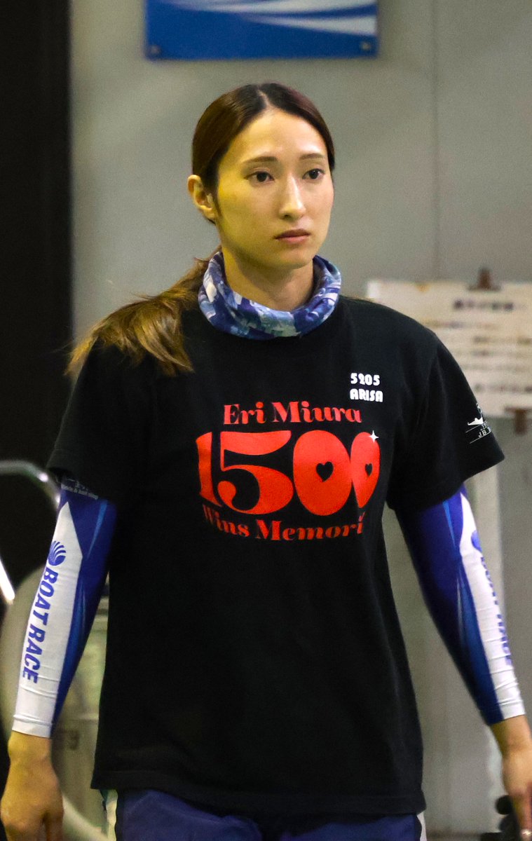 sponichiboat's tweet photo. 【#ボートレース若松 #ＭＮＢＲ若松３ｒｄパイナップルナイターカップ】

　表情が晴れることはなかった。#刑部亜里紗 は準優９Ｒでインから押し切り、優出一番乗りを達成。それでも「一番前を走っていても怖々乗っている感じ。直線はいいけど、乗り心地がない分で１周と回り足のタイムがつかないので、直線だけって感じ」と不安要素を語った。

「スタートはダッシュの方が見えているので、３枠なら３カドもありかな…。メンバーを見て考えます」

いっそ、外からカマした方が好足が生きるかも？最後の最後に笑うべく、構想を練る。