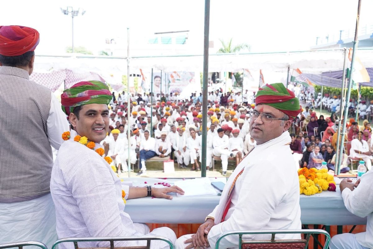 Tanwar_Indian's tweet photo. किशनगढ़ विधायक एवं अजमेर ग्रामीण कांग्रेस जिलाध्यक्ष डॉ. विकास चौधरी जी को जन्मदिन की हार्दिक बधाई व शुभकामनाएं। 
ईश्वर से आपके उत्तम स्वास्थ्य, दीर्घायु एवं यशस्वी जीवन की मंगलकामना करता हूँ।

@DrVikasAjmer https://t.co/WrOJouPZvJ