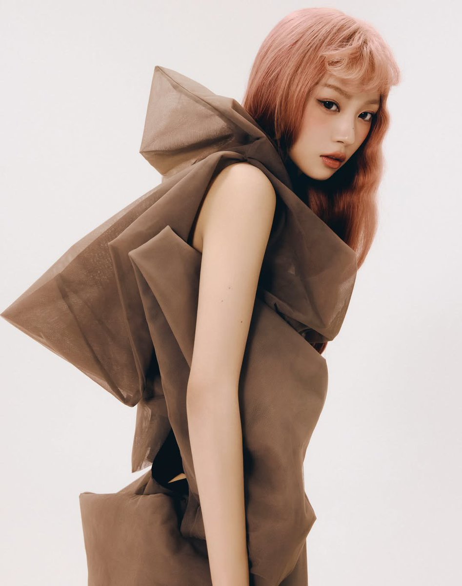 hakaimoka's tweet photo. i wear dusk like a second skin, folds that fall soft, edges that cut sharp. every step feels like a sentence i'm still writing, a story only my reflection understands. this isn't just fabric, it's memory wrapped around me, elegance i carry quietly 🤎 https://t.co/CuEFANA3PZ