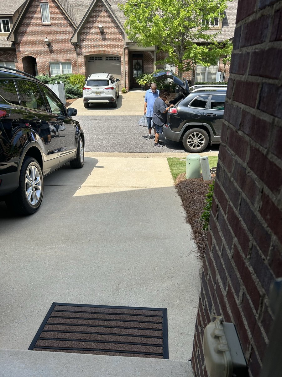 Gandy19Victoria's tweet photo. For my new Afrikaaner friends moving to US, this is something I hope you experience!   Groceries delivered to your front door!   Walmart - sweetest lady/son today too!   You’ll want to explore our stores first too!  But, what a timesaver!  
🤣🇺🇸🙌🏻❤️ @viking_boer @Zayin_7_119 https://t.co/qzPhZJiAjK