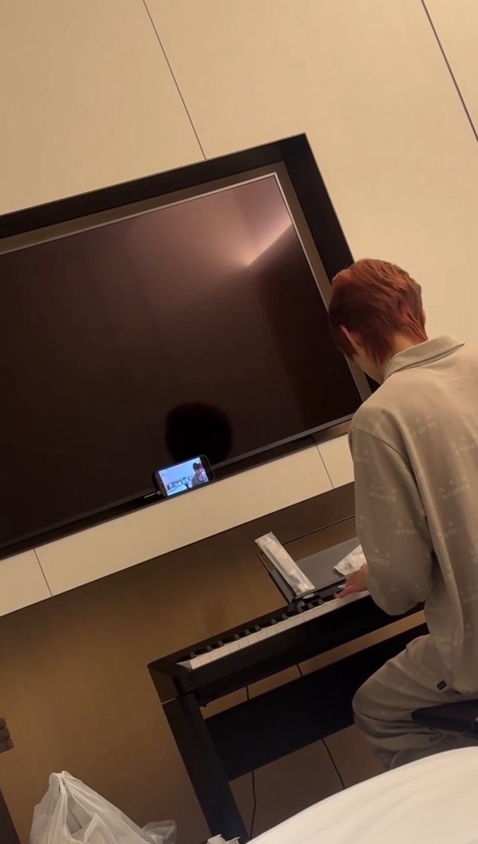 록이.. tweet media