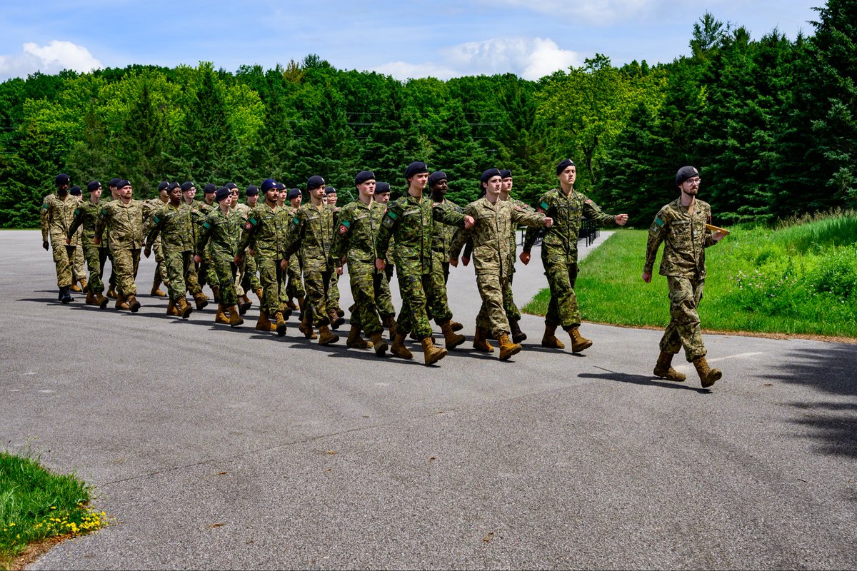 32SigRegtTrans's tweet photo. #BravoZulu to Our New Signal Operators! ⚡📡🛜

https://t.co/mpM4RxCzCh https://t.co/wL6wOKh1HI