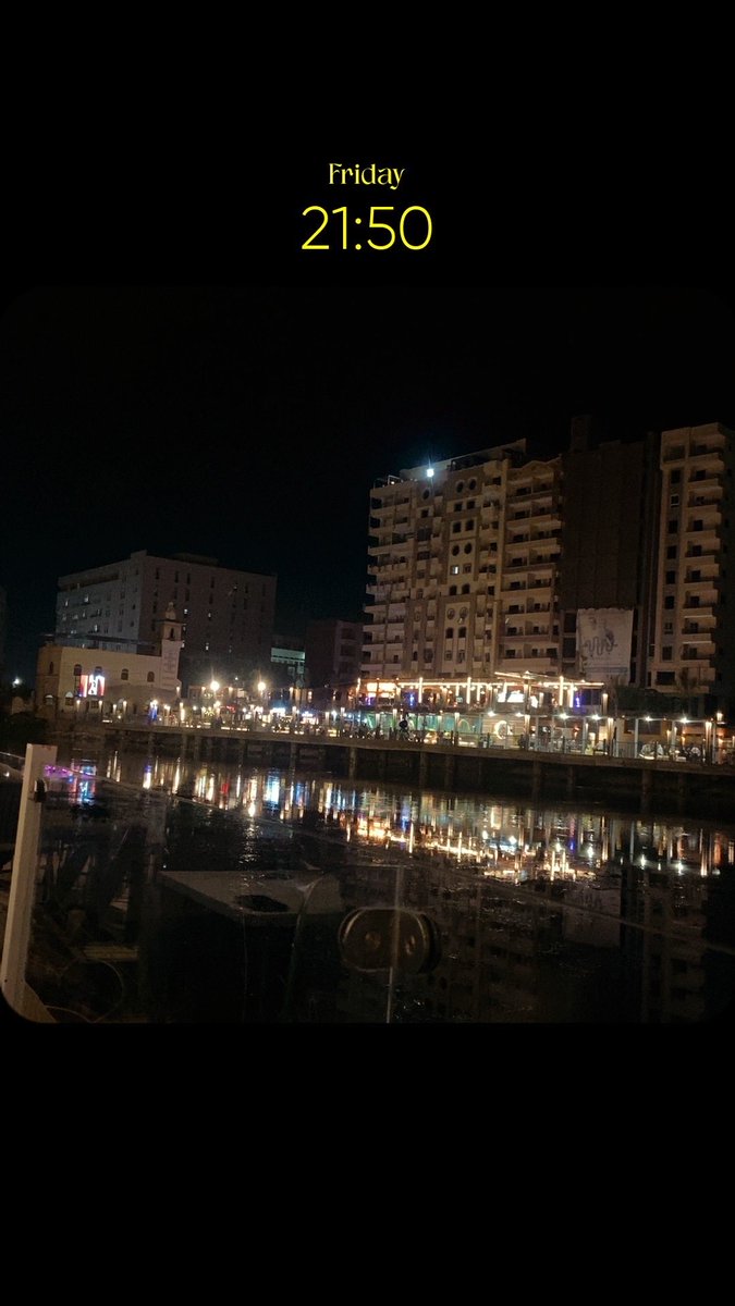 NaglaaaFathi's tweet photo. يبان تحفة بس الحقيقة لا https://t.co/x7x1JTFpOW