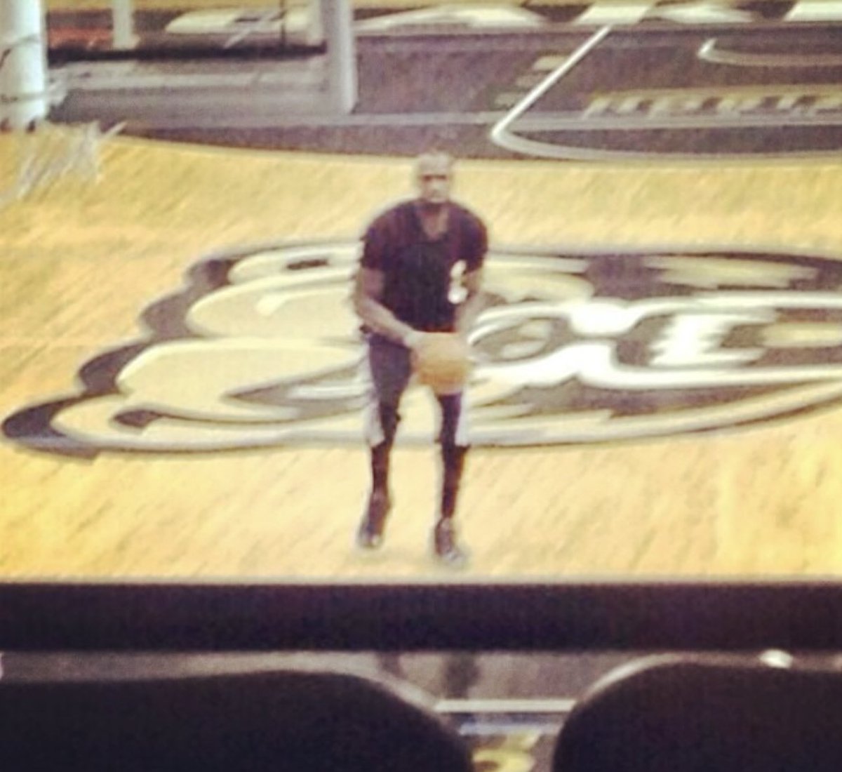 mike__mosher's tweet photo. @OaklandMBB @KingJames Confirmed, was practicing there today… https://t.co/tzz5wmelO5