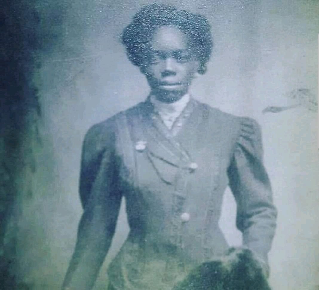 rirokpik's tweet photo. Did you know that MALINDA BORDEN lost her life when the RMS Titanic sank in 1912 while working on board? Lifeboats were given to White women and White children only. Black workers were not listed as passengers or counted among the victims. Instead, they were recorded as property lost in the disaster.