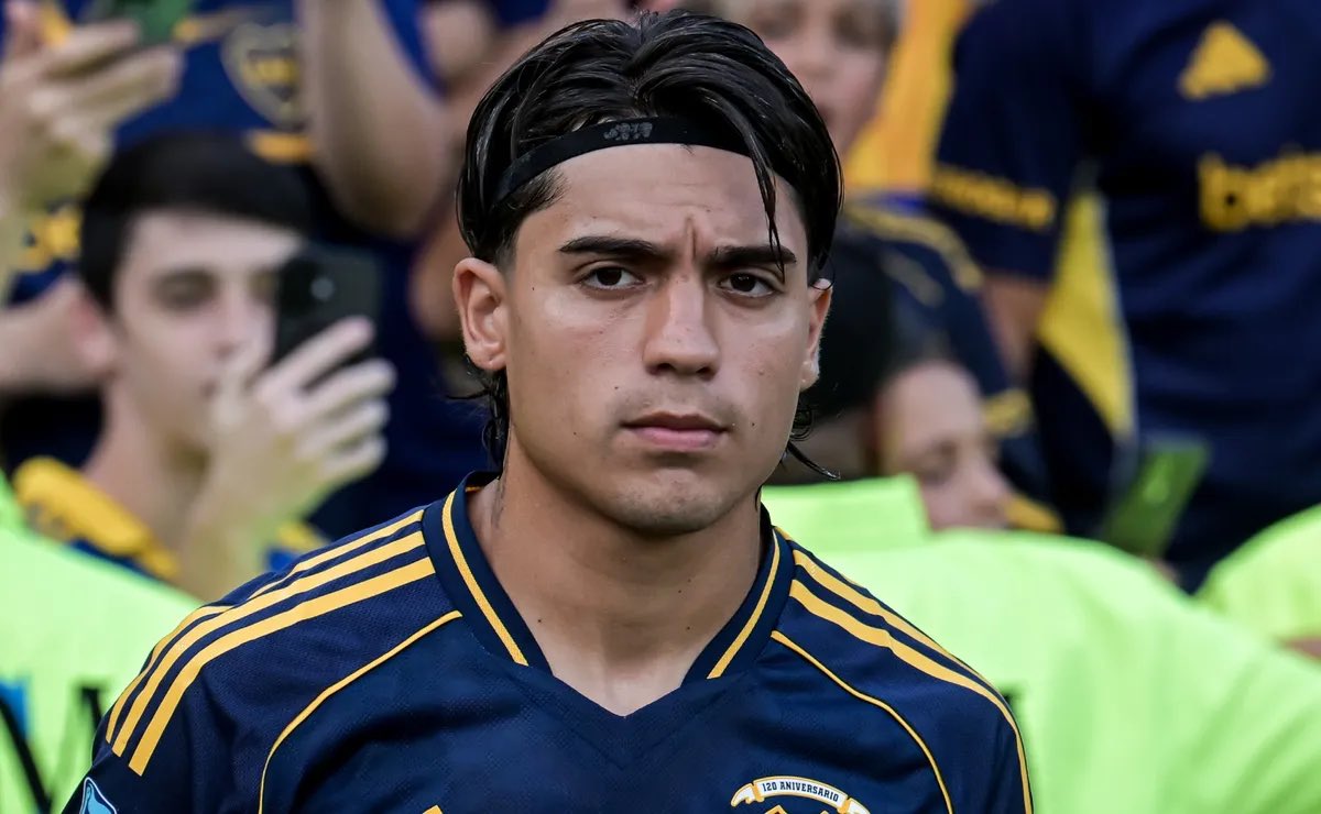 Labocatw's tweet photo. URGENTE: LLEGÓ LA DEVALUACIÓN 

LA CIFRA QUE PIDE #BOCA POR CHANGUITO #ZEBALLOS ES DE 8M USD. 

HASTA HACE UNOS DÍAS BOCA PEDÍA 15M USD 

A quien culpará Riquelme? A Milei? https://t.co/5v2HDDnqf6
