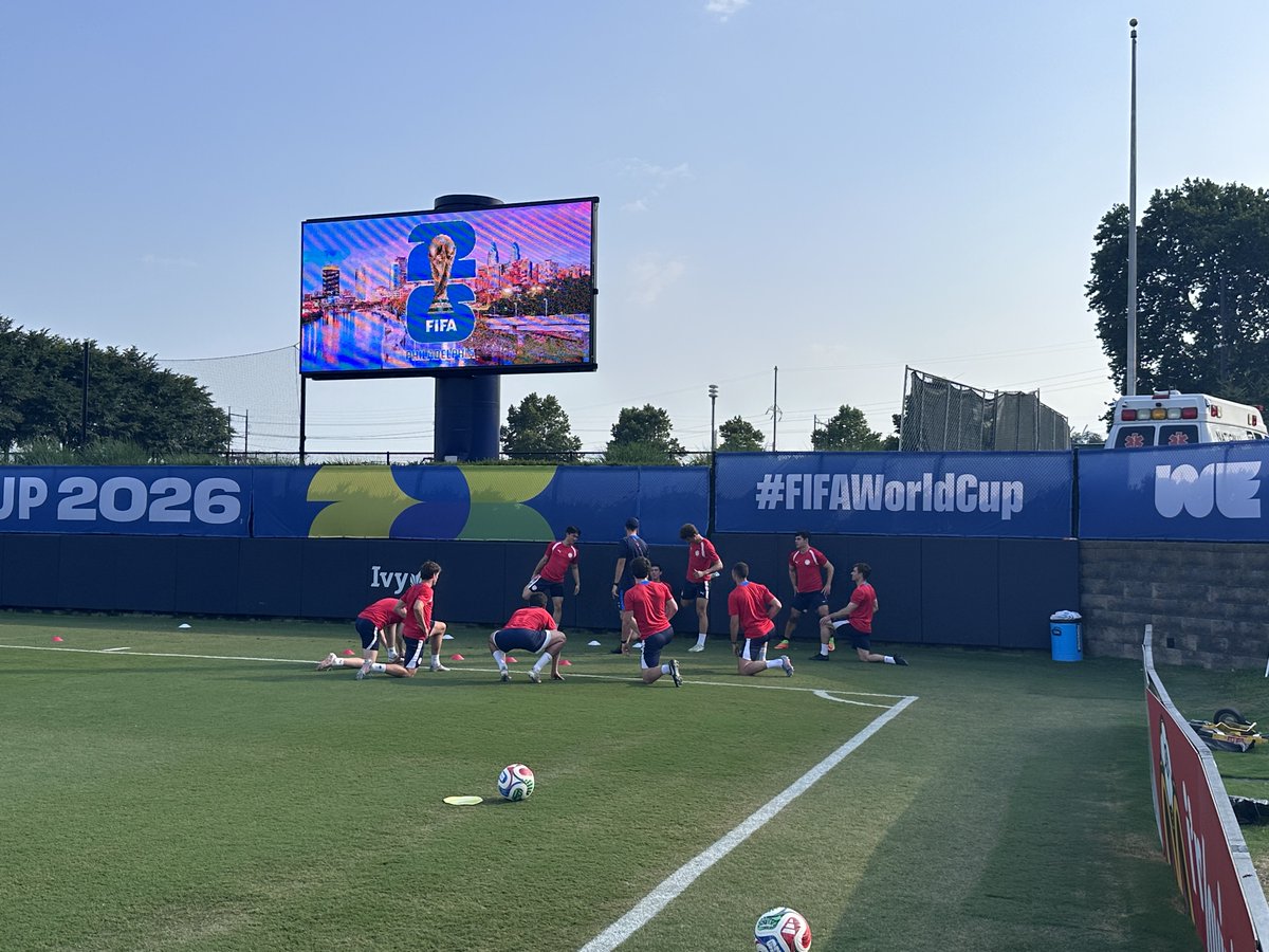 PennMSoccer's tweet photo. 𝗣𝗲𝗻𝗻 𝘅 𝗣𝗮𝗿𝗮𝗴𝘂𝗮𝘆 🌎🇵🇾

Some of our past and present players had the chance to mix in with @Albirroja on Rhodes as they gear up for their Round of 16 matchup against France!

#FightOnPenn https://t.co/LHuAzX4Qdx