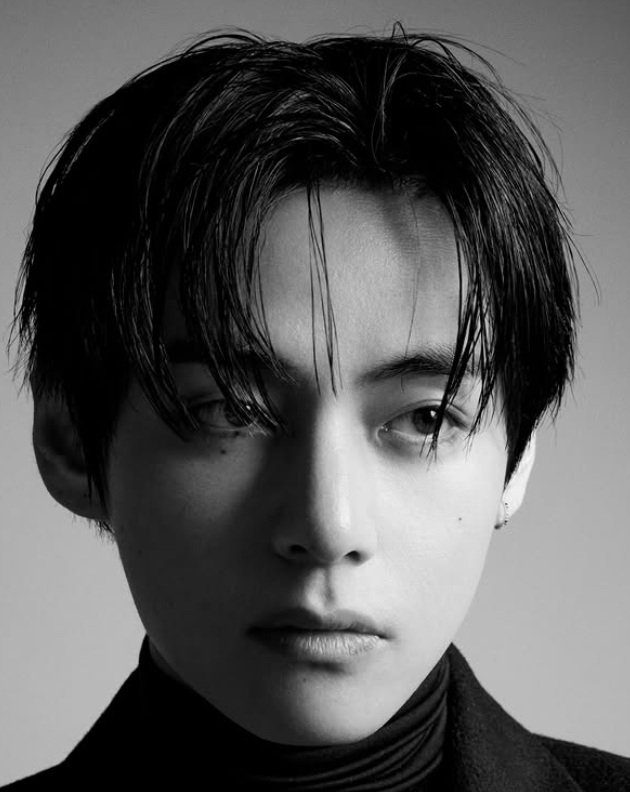 AboutMusicYT's tweet photo. Taehyung serves face economy in unseen photos for Celine. https://t.co/cpzz7IGZtQ